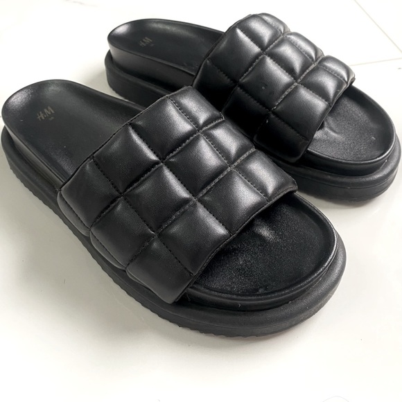 Black Sandals - Picture 6 of 6